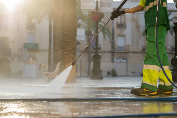 Best Animal Enclosure Cleaning  in Mbria, CA